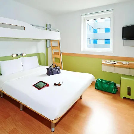 Hotel Ibis Budget Laval Bonchamp Les Laval