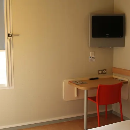 Hotel Ibis Budget Laval 2*