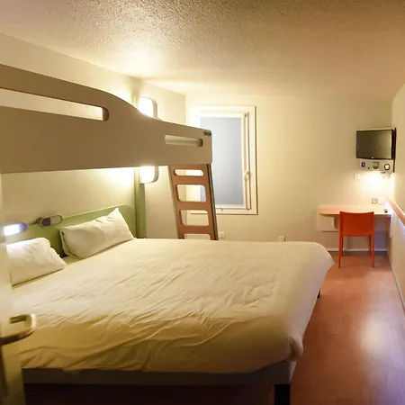 Ibis Budget Laval 2*