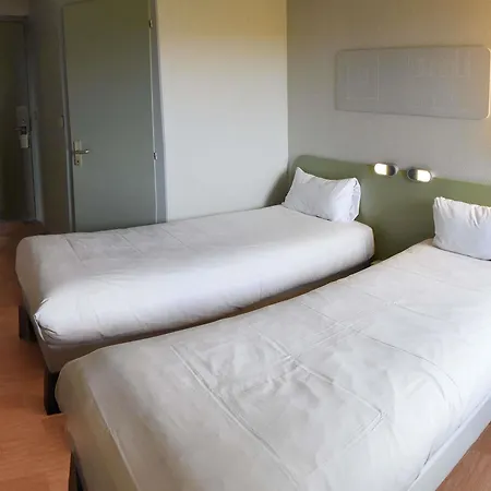 Ibis Budget Laval 호텔