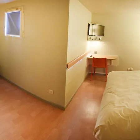 호텔 Ibis Budget Laval Bonchamp Les Laval