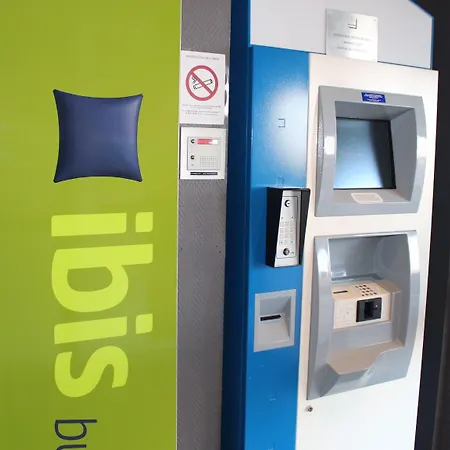 ホテル Ibis Budget Laval Bonchamp Les Laval