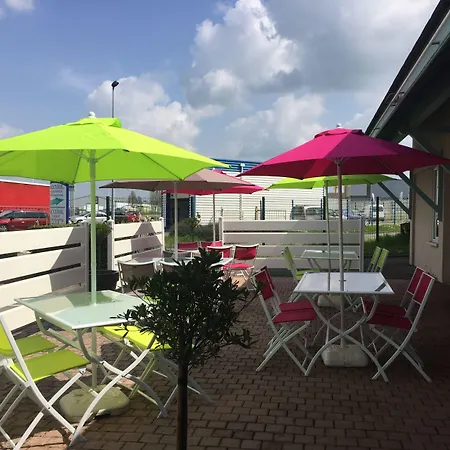 ホテル Ibis Budget Laval Bonchamp Les Laval