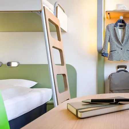 Hotel Ibis Budget Laval 2*