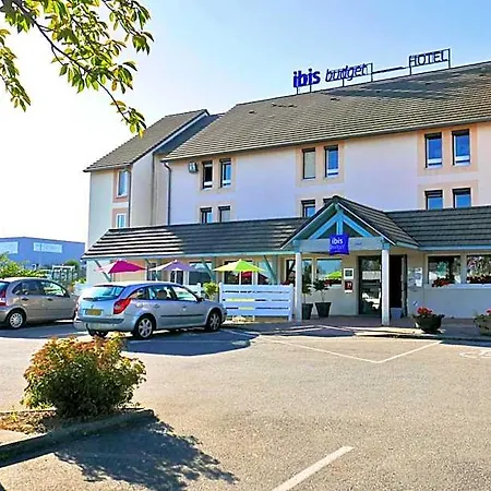 Ibis Budget Laval 2*