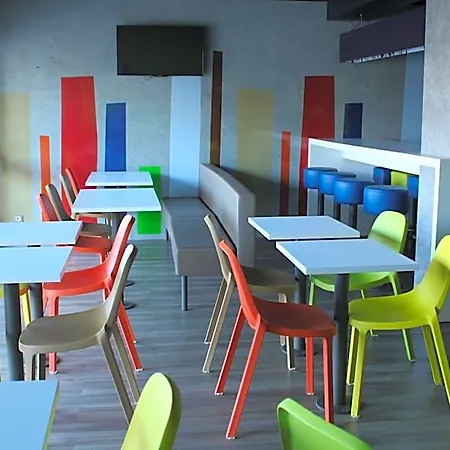 Ibis Budget Laval 2*