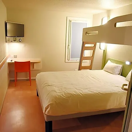 Ibis Budget Laval 2*