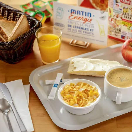 Ibis Budget Laval 2*