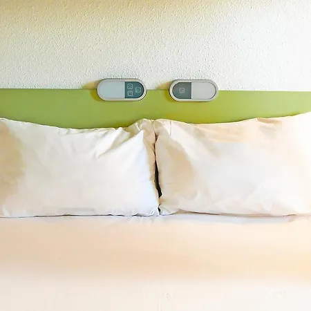 Ibis Budget Laval 2*