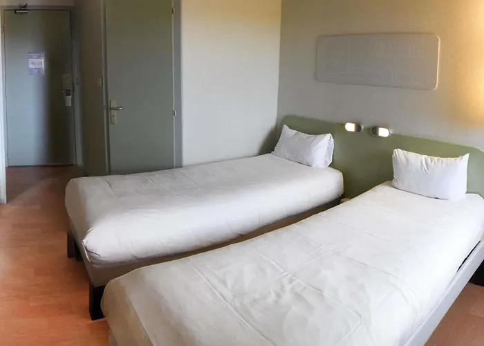 Ibis Budget Laval 2*