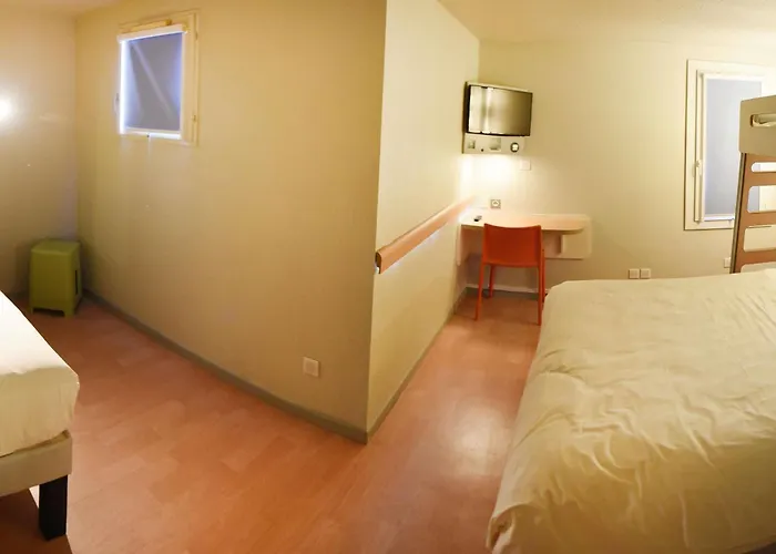 호텔 Ibis Budget Laval Bonchamp Les Laval