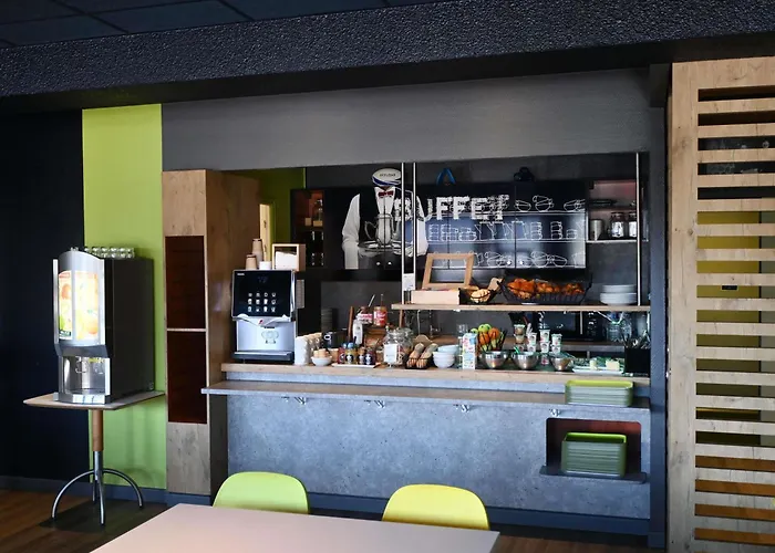 호텔 Ibis Budget Laval Bonchamp Les Laval