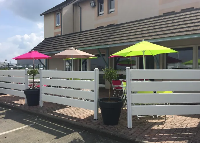 Ibis Budget Laval 2*