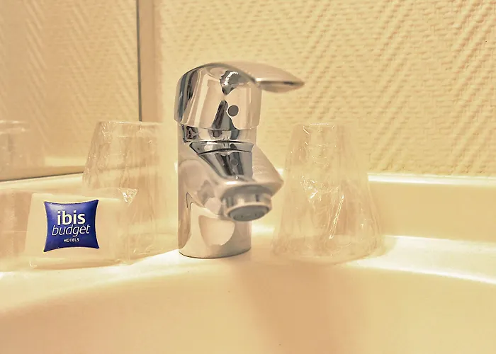 Ibis Budget Laval 2*