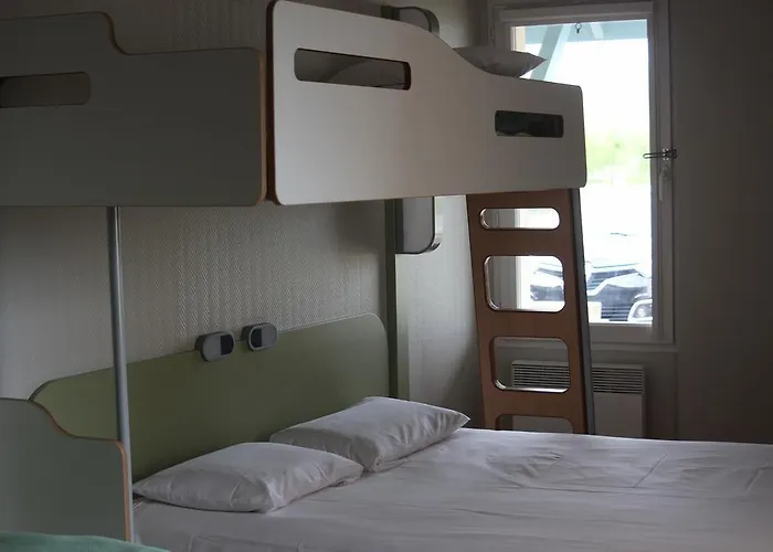 호텔 Ibis Budget Laval Bonchamp Les Laval