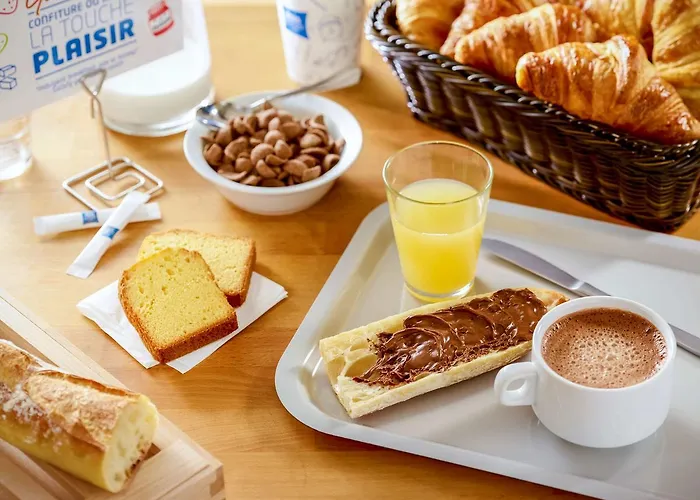 Ibis Budget Laval 2*