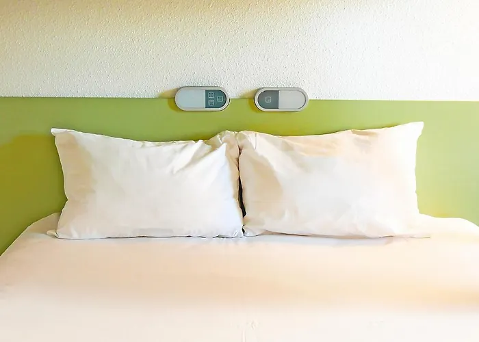 Ibis Budget Laval 2*